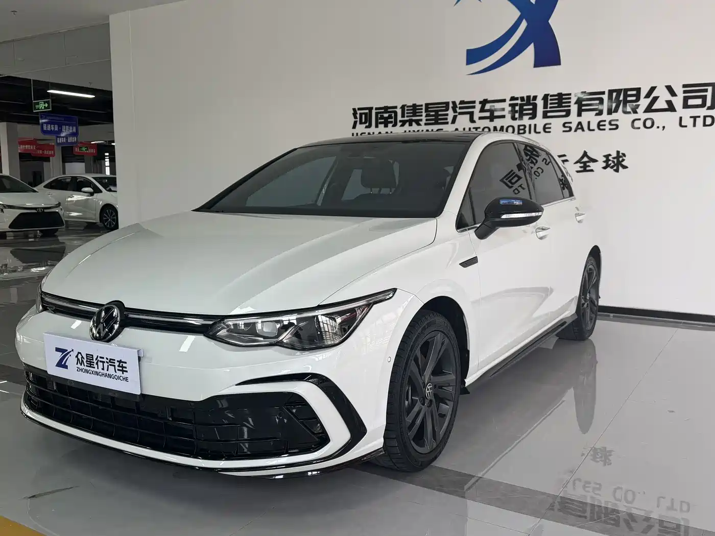 VOLKSWAGEN GOLF