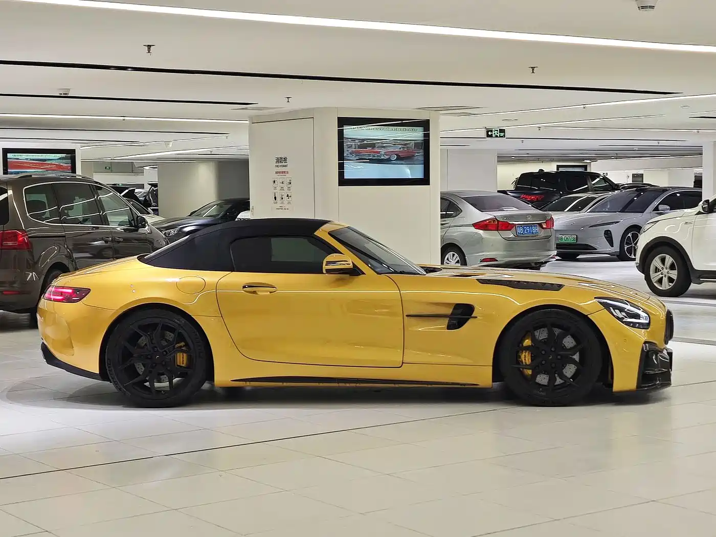 Photo 4 - Mercedes-Benz AMG GT