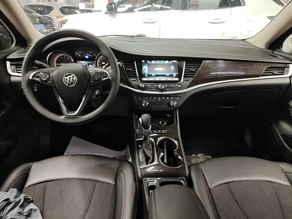 Buick Verano 2018 Sedan 20T Dual Clutch Leading фото 10