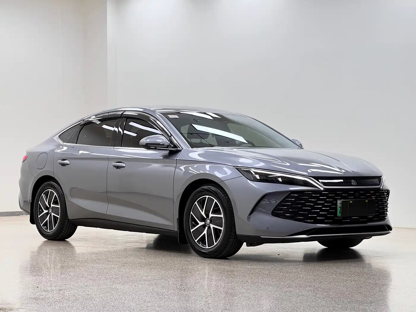 BYD Qin L 2024 DM-i 80KM Superior фото 3