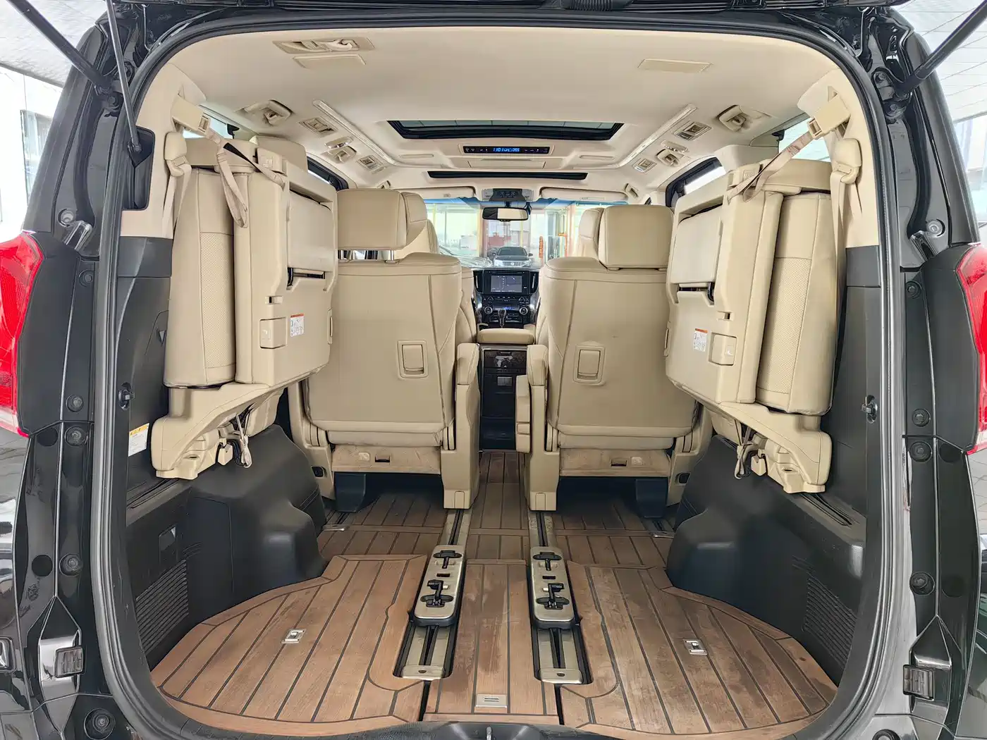 Toyota Alphard 2018 Facelift 3.5L Luxury Edition фото 16