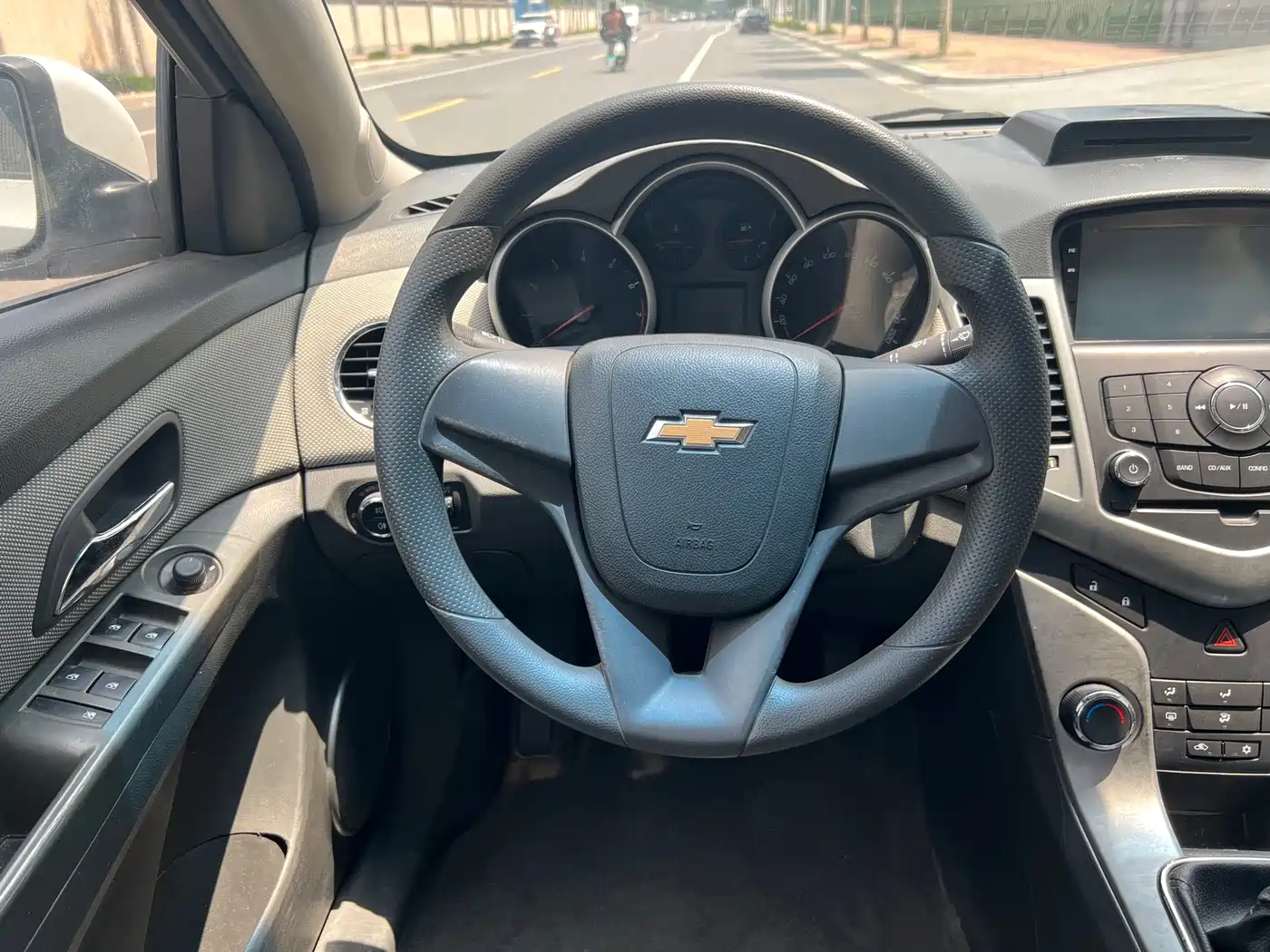 Chevrolet Cruze 2013 1.6L SE WTCC Edition MT фото 9