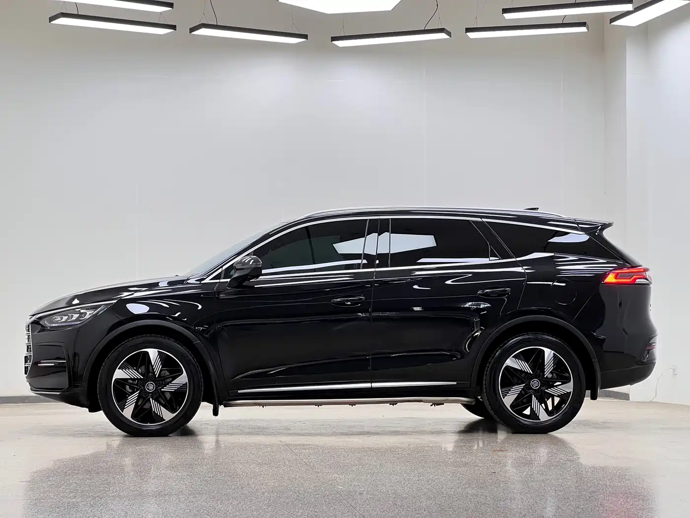 BYD Tang New Energy 2023 Model DM-i Champion Edition 112KM Deluxe фото 4