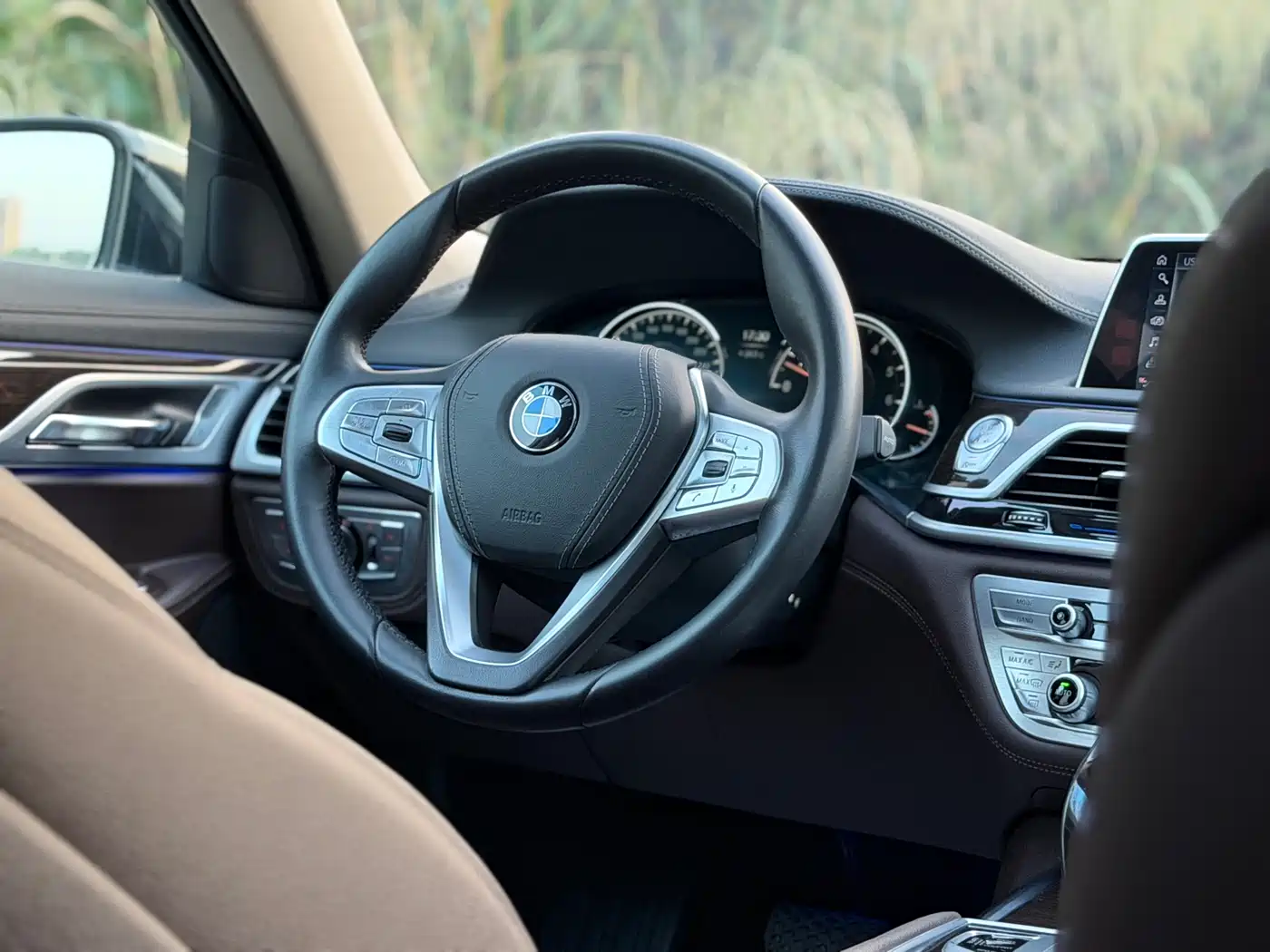 BMW 7 Series 2017 730Li Leading Edition фото 16