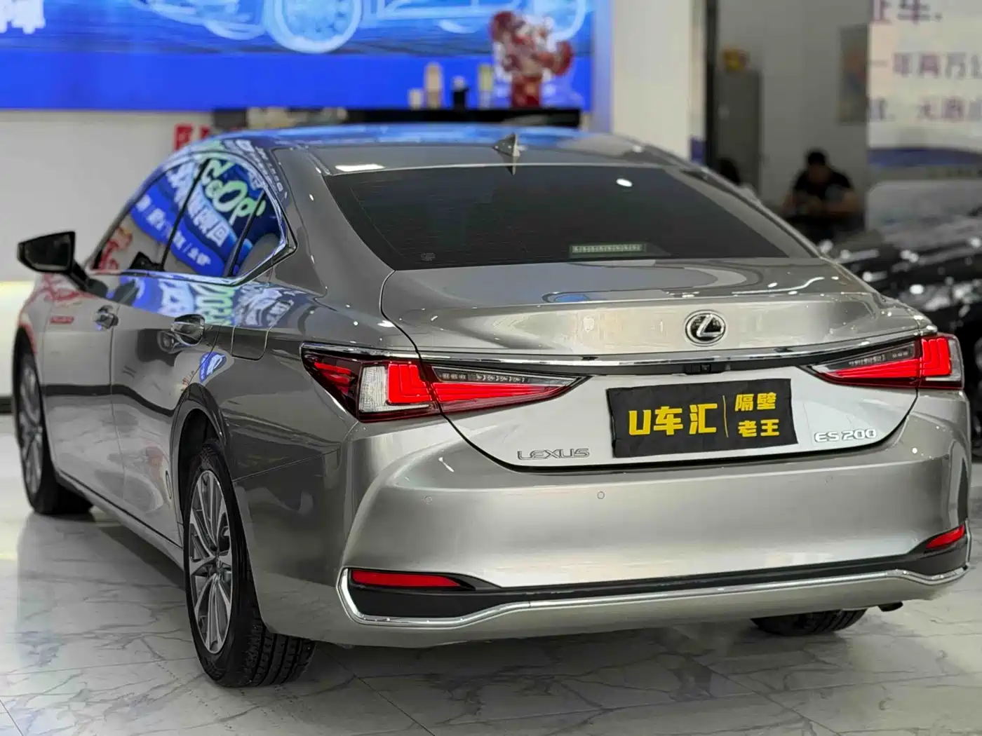 Lexus ES 2022 200 Excellence Edition фото 9