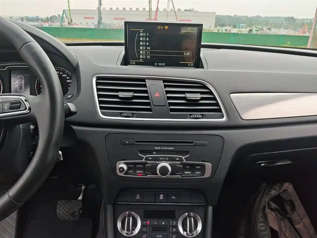 Audi Q3 2015 35 TFSI Comfort фото 13