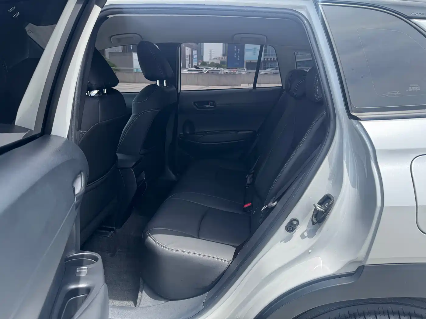 Toyota Corolla Cross 2024 Model 2.0L Pioneer Edition фото 10