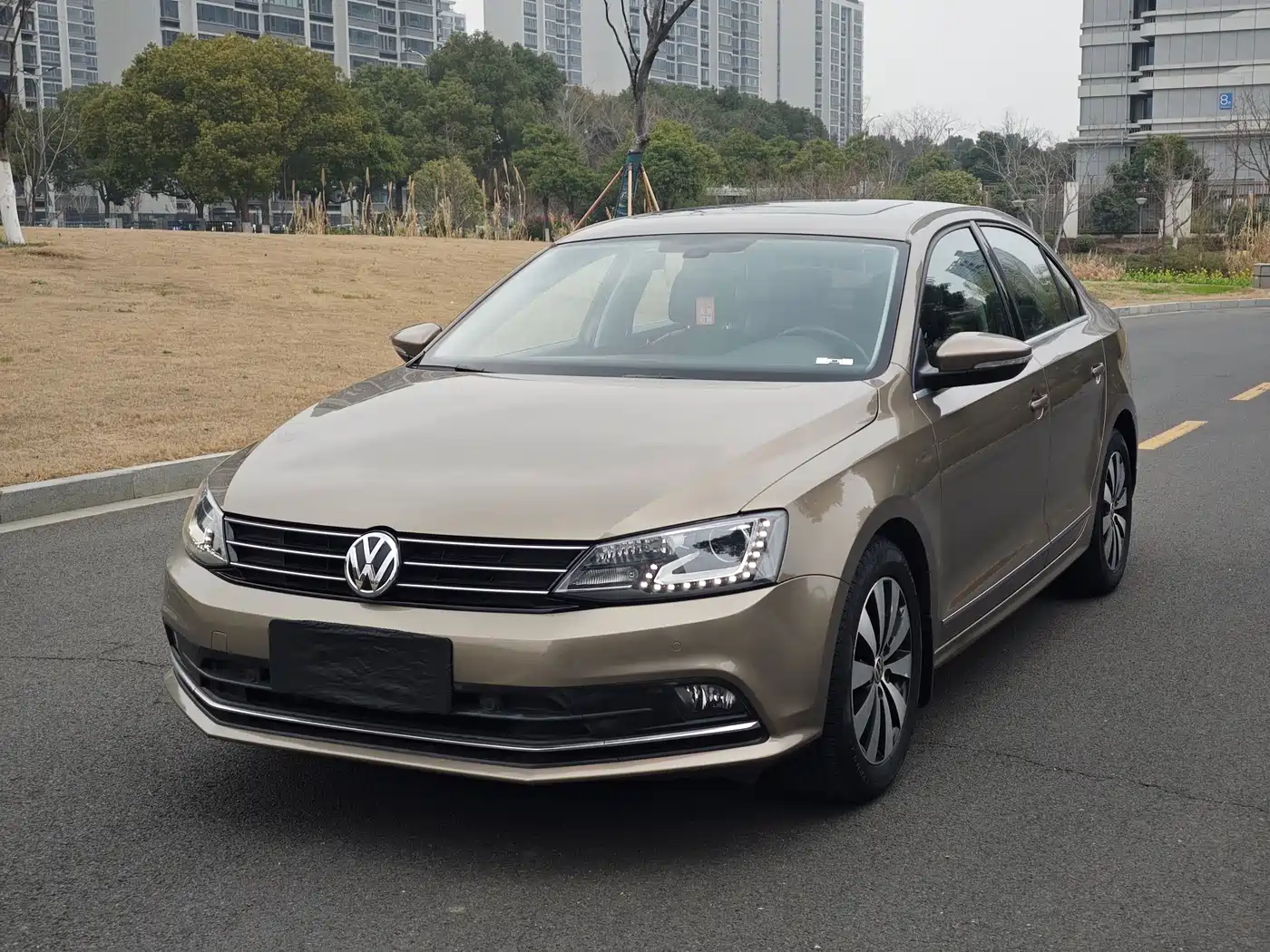 Volkswagen Sagitar 2015 230TSI Automatic Luxury
