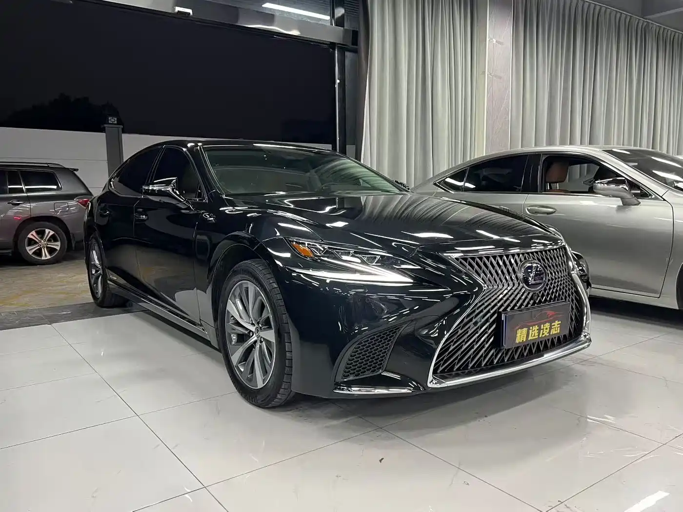 Lexus LS 2020 500h Excellence (China VI) фото 3