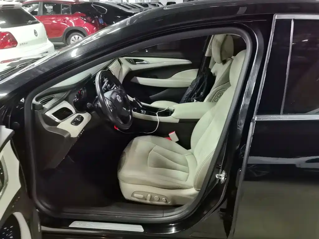 Фото 15 - Buick LaCrosse