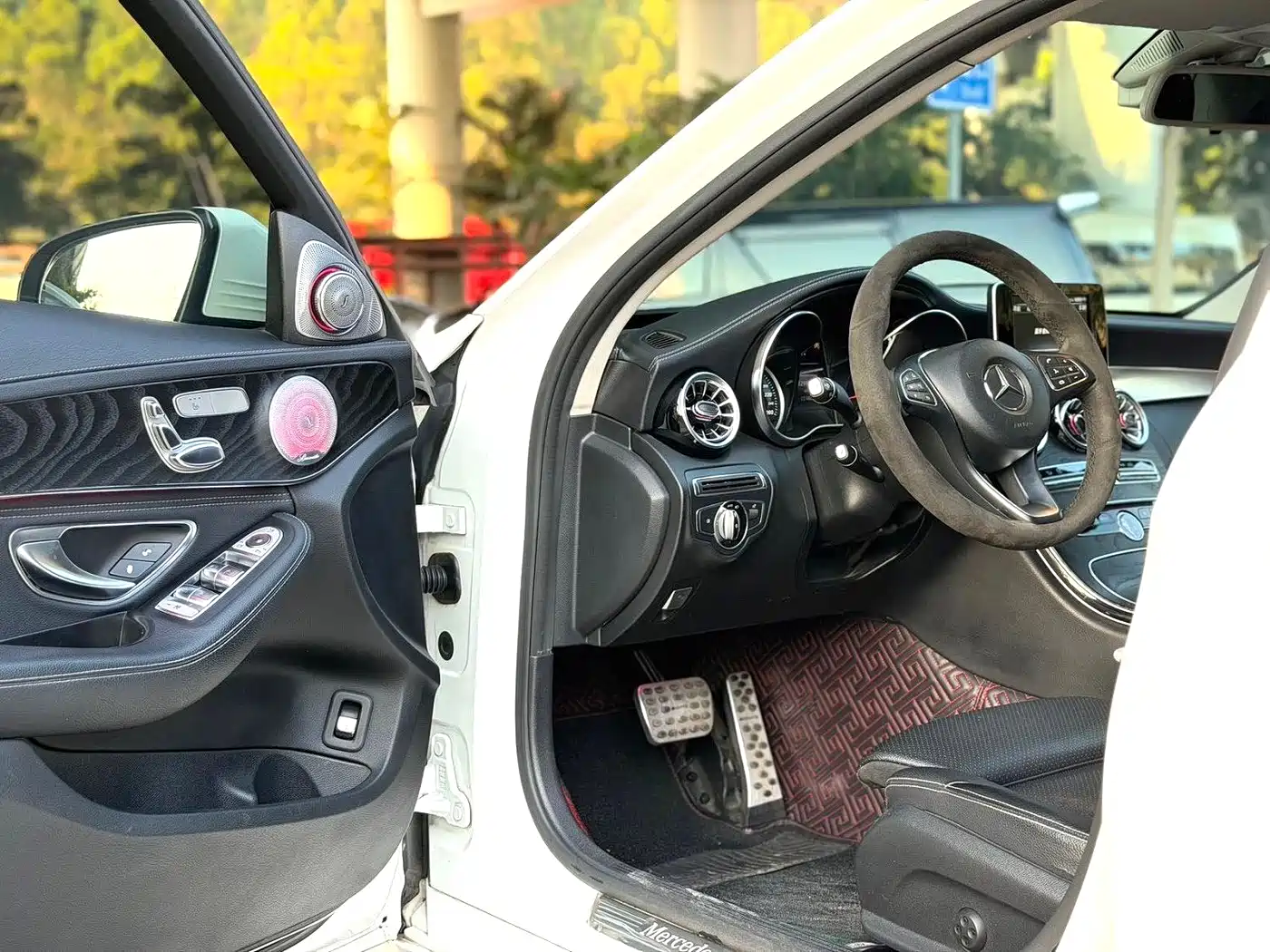 Mercedes-Benz C-Class 2015 Facelift C 200 L Sport фото 4