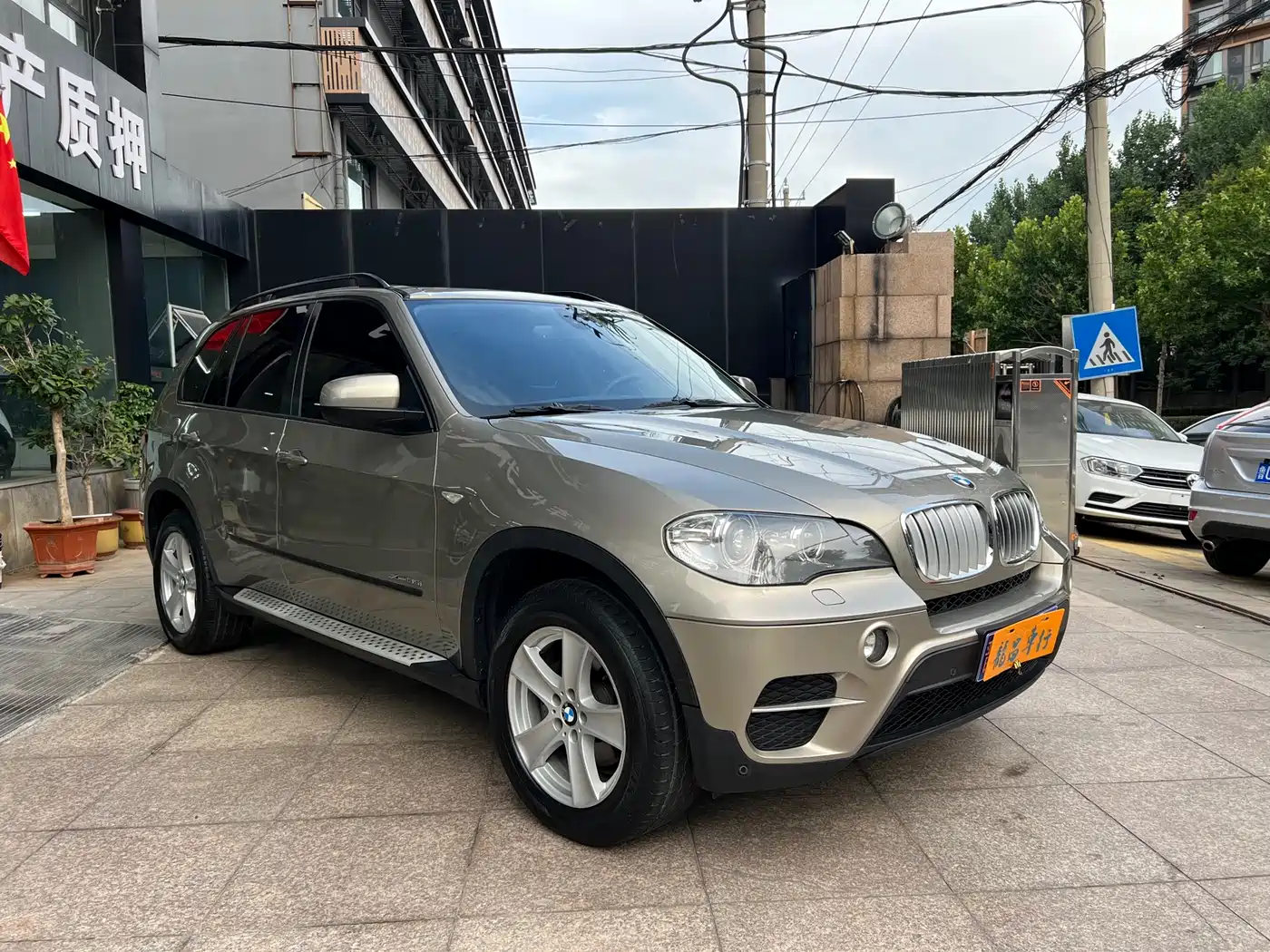 BMW X5 (Import) 2011 xDrive35i Leading Edition фото 3