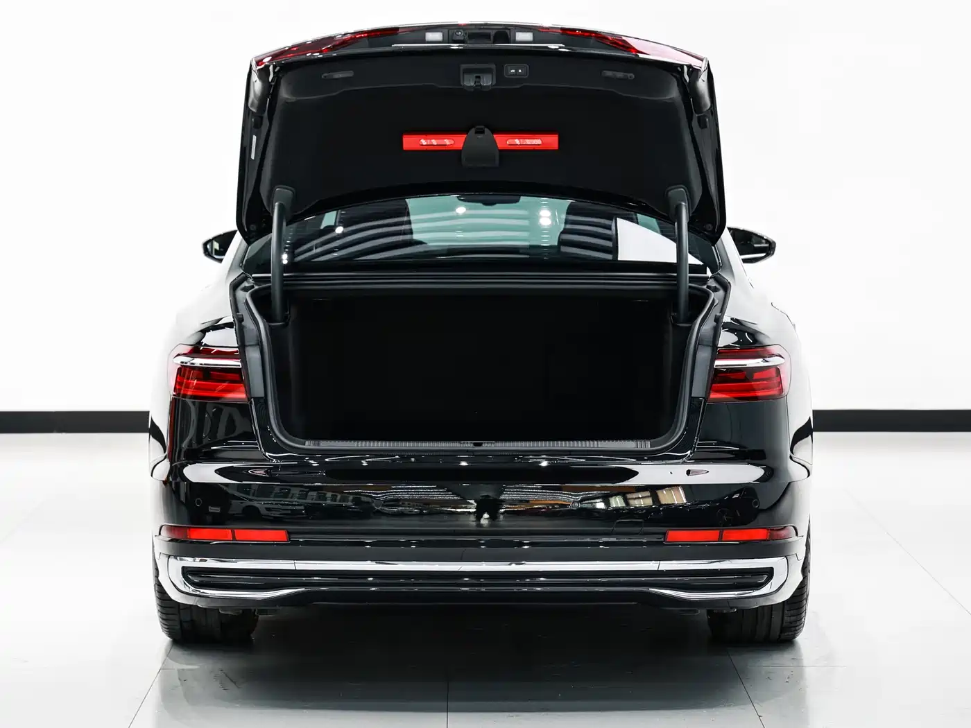 Audi A8 2023 A8L 50 TFSI quattro Exclusive фото 13