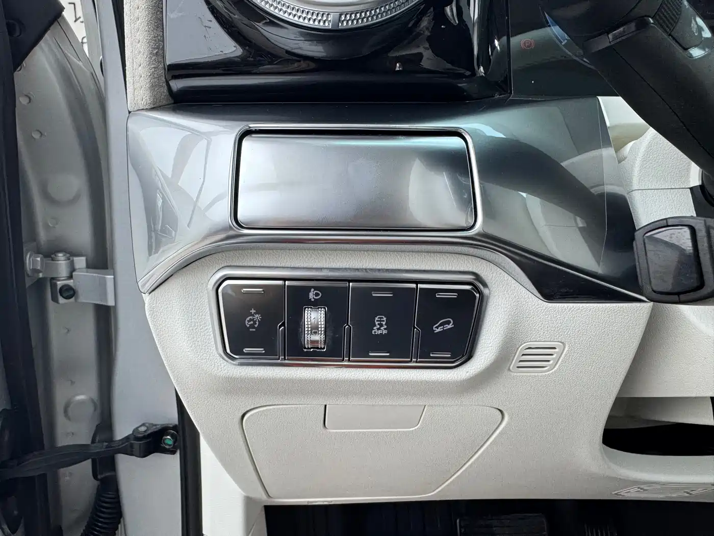 TANK CO CREATION TANK 300