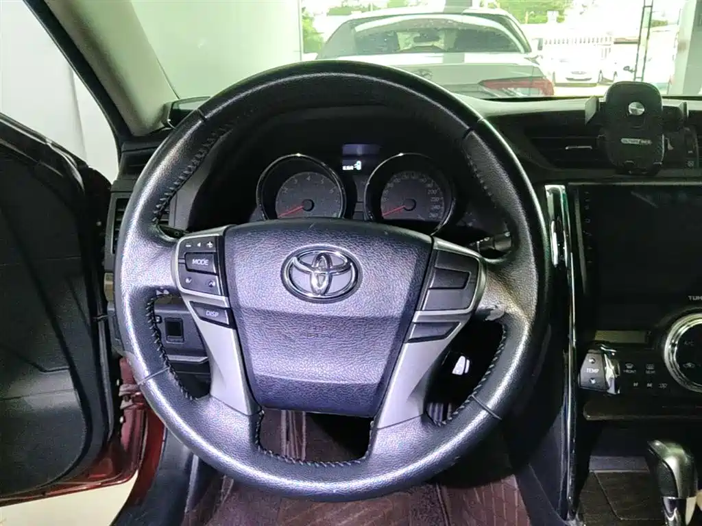 Toyota Reiz 2013 2.5V Elite Edition фото 11