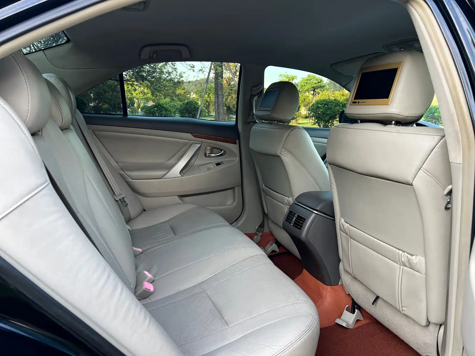 Photo 12 - Toyota Camry