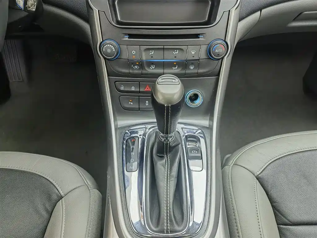 Chevrolet Malibu 2013 2.4L Automatic Luxury Edition фото 13