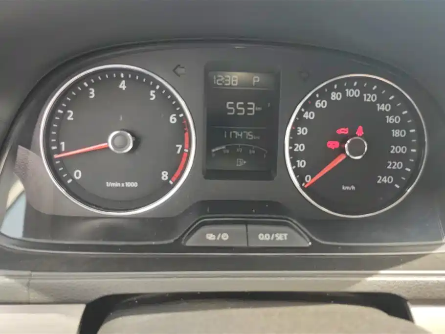 Volkswagen Lavida 2013 1.4TSI DSG Comfort Edition фото 14