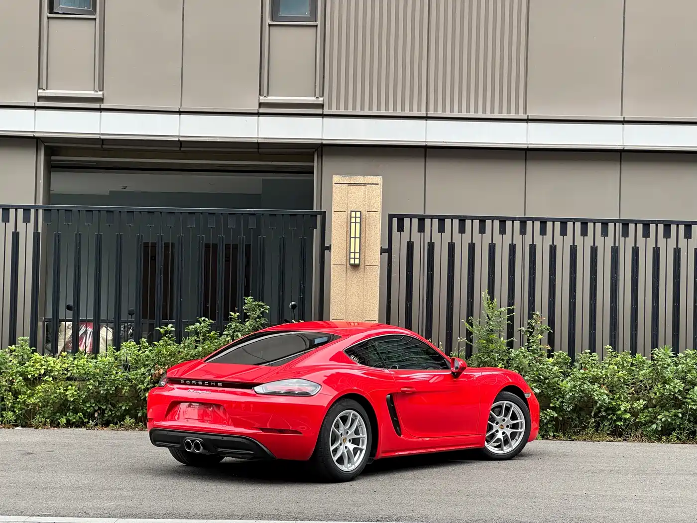 Porsche 718 2018 Cayman 2.0T фото 4