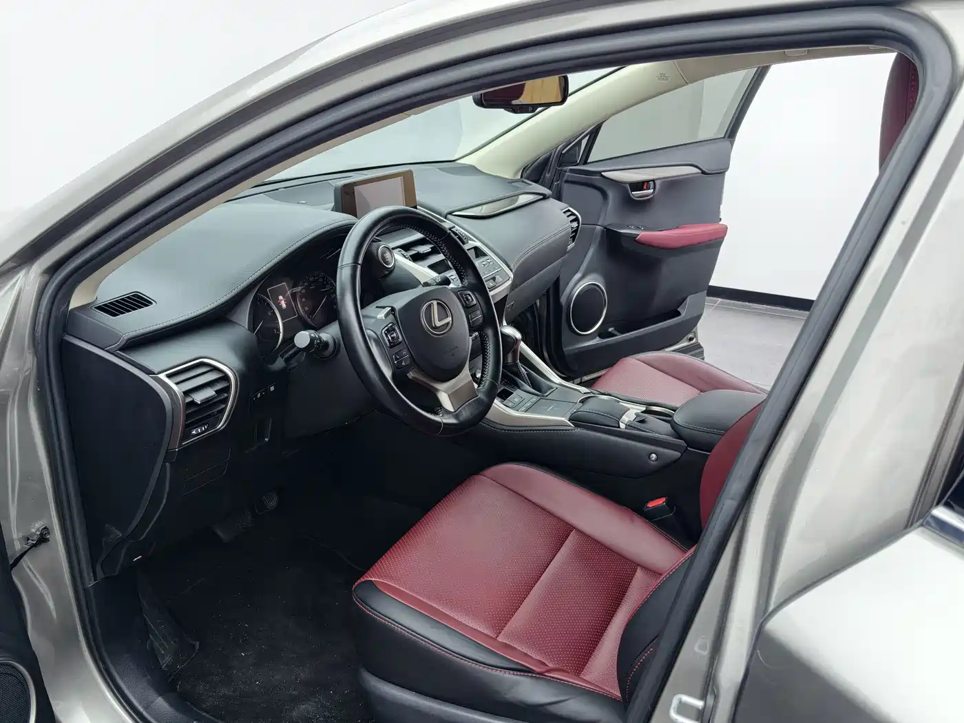Фото 8 - Lexus NX