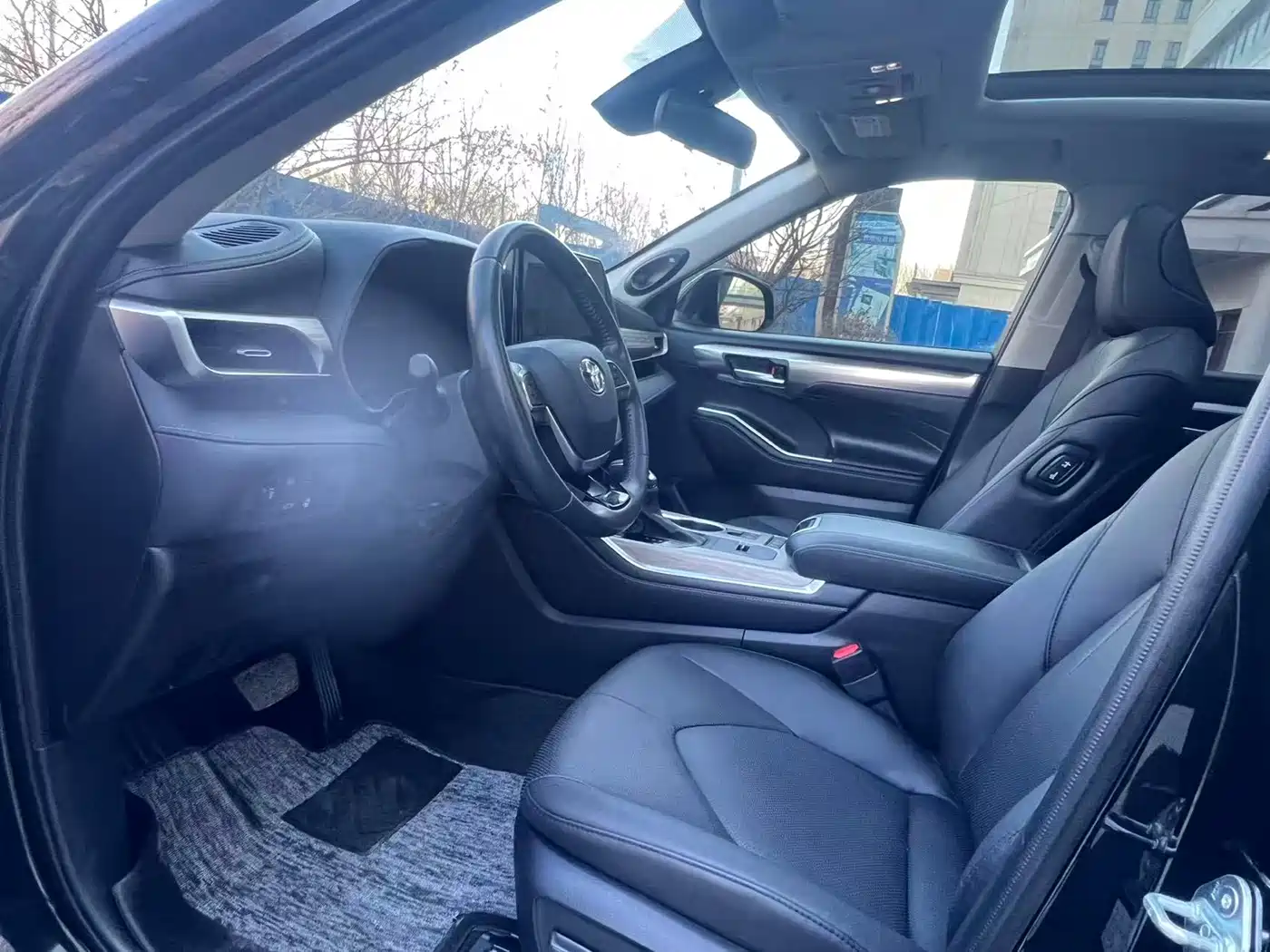 TOYOTA HIGHLANDER
