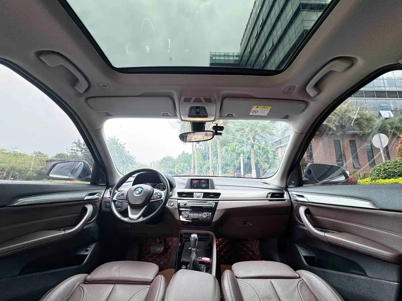 BMW X1 2018 sDrive18Li Premium Model фото 9