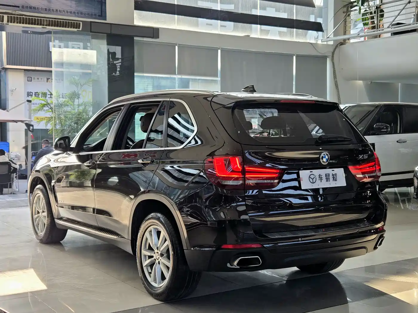 BMW X5 (Import) 2017 xDrive35i Leading Edition фото 4