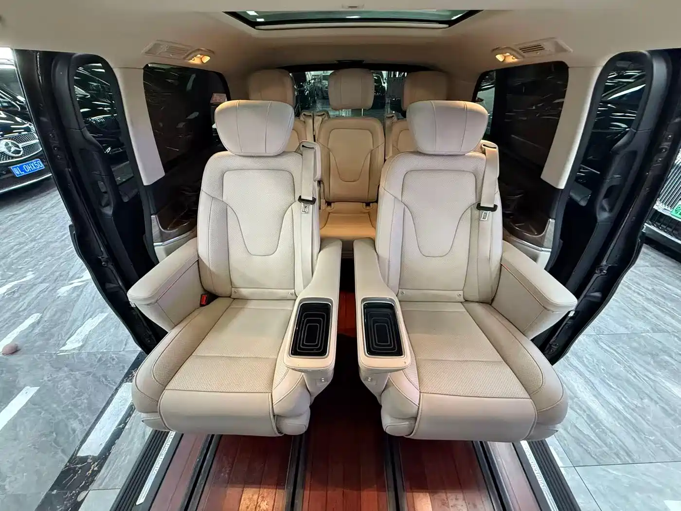 Mercedes-Benz V-Class 2021 V 260 Premium Edition фото 8