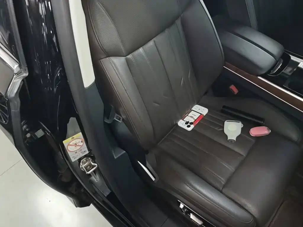 Фото 25 - Audi A8