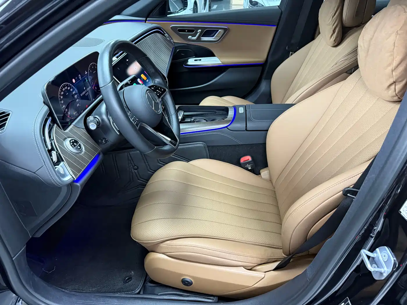 Mercedes-Benz E-Class 2024 E 300 L Fashion фото 4