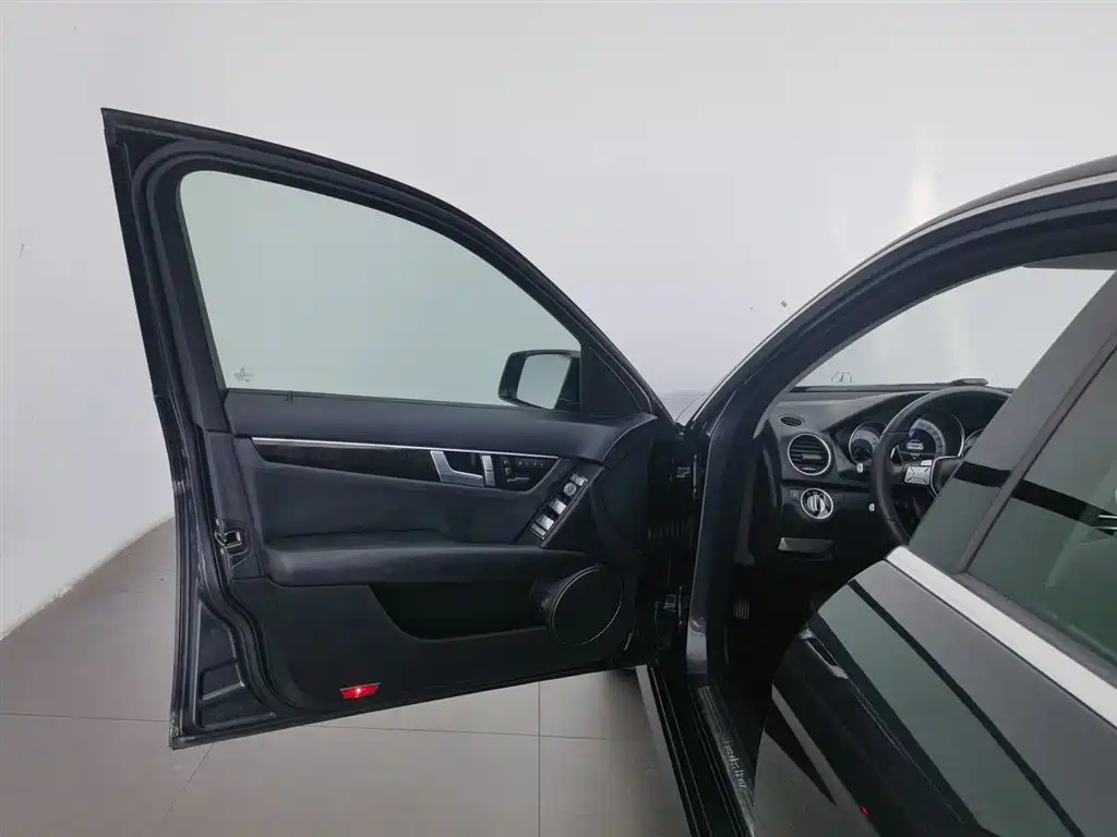 Mercedes-Benz C-Class 2013 C 260 Fashion Grand Edition фото 8