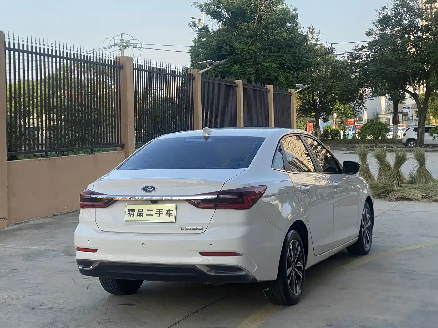 Ford Escort 2022 2021 1.5L Automatic Platinum Edition