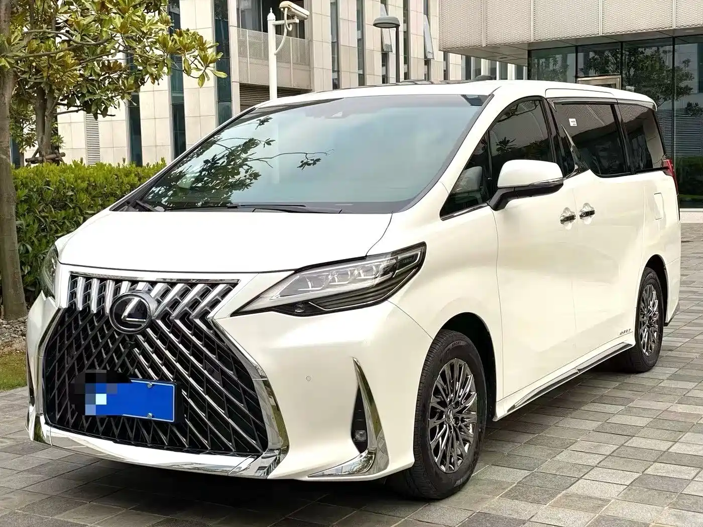 Lexus LM 2020 300h Seven-Seater Elegance Edition
