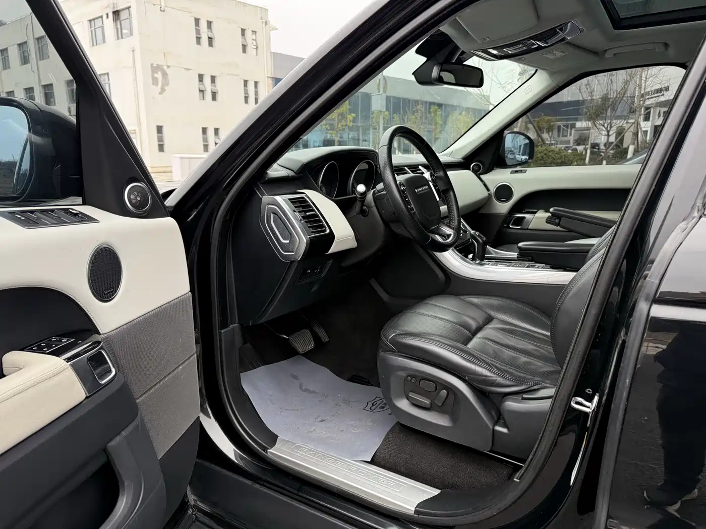 Land Rover Range Rover Sport 2014 3.0 SC V6 HSE фото 15