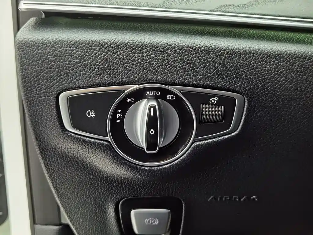Mercedes-Benz E-Class, миниатюра 21