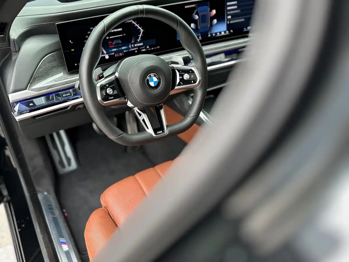 BMW 7 Series 2023 Facelift 740Li Exclusive M Sport Package фото 10