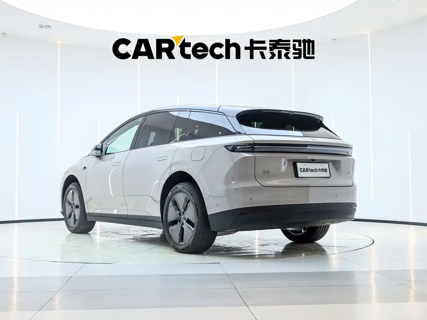 Фото 23 - Li Auto i6