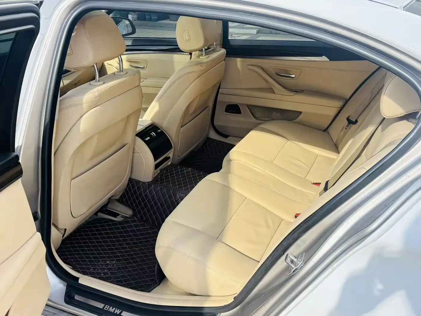 BMW 5 Series 2014 525Li Luxury Design Package фото 18