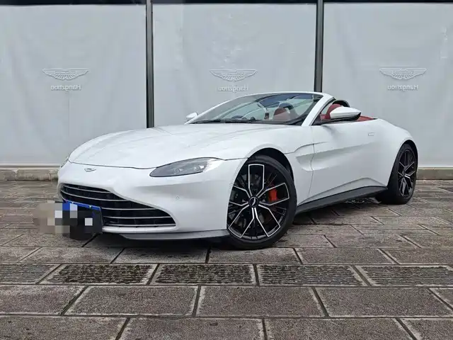 Aston Martin V8 Vantage 2022