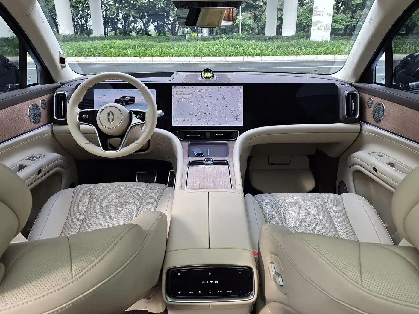 AITO Wenjie AITO M9 2024 Range Extender Max Edition 42kWh 6-seater фото 13