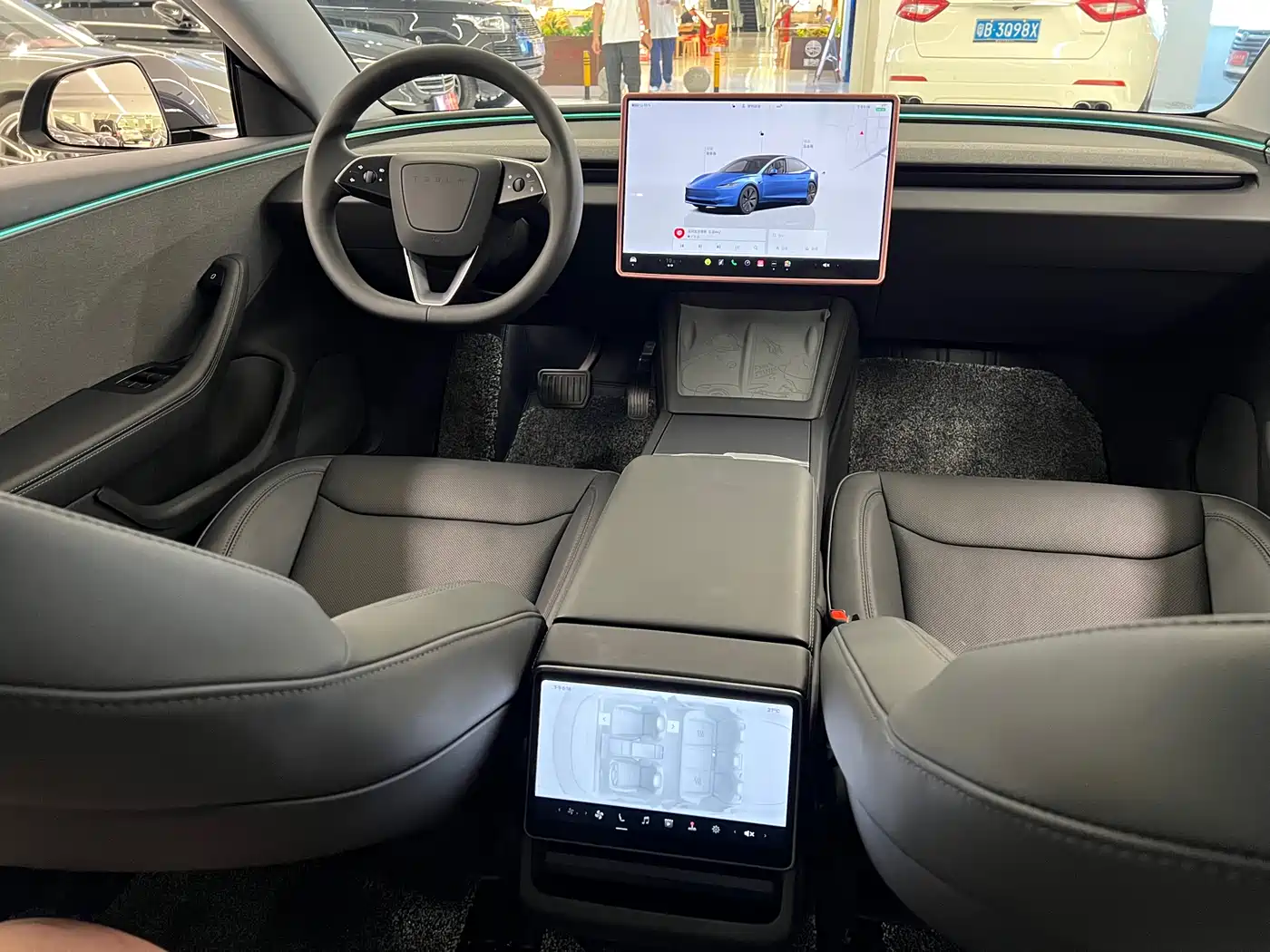 TESLA MODEL 3