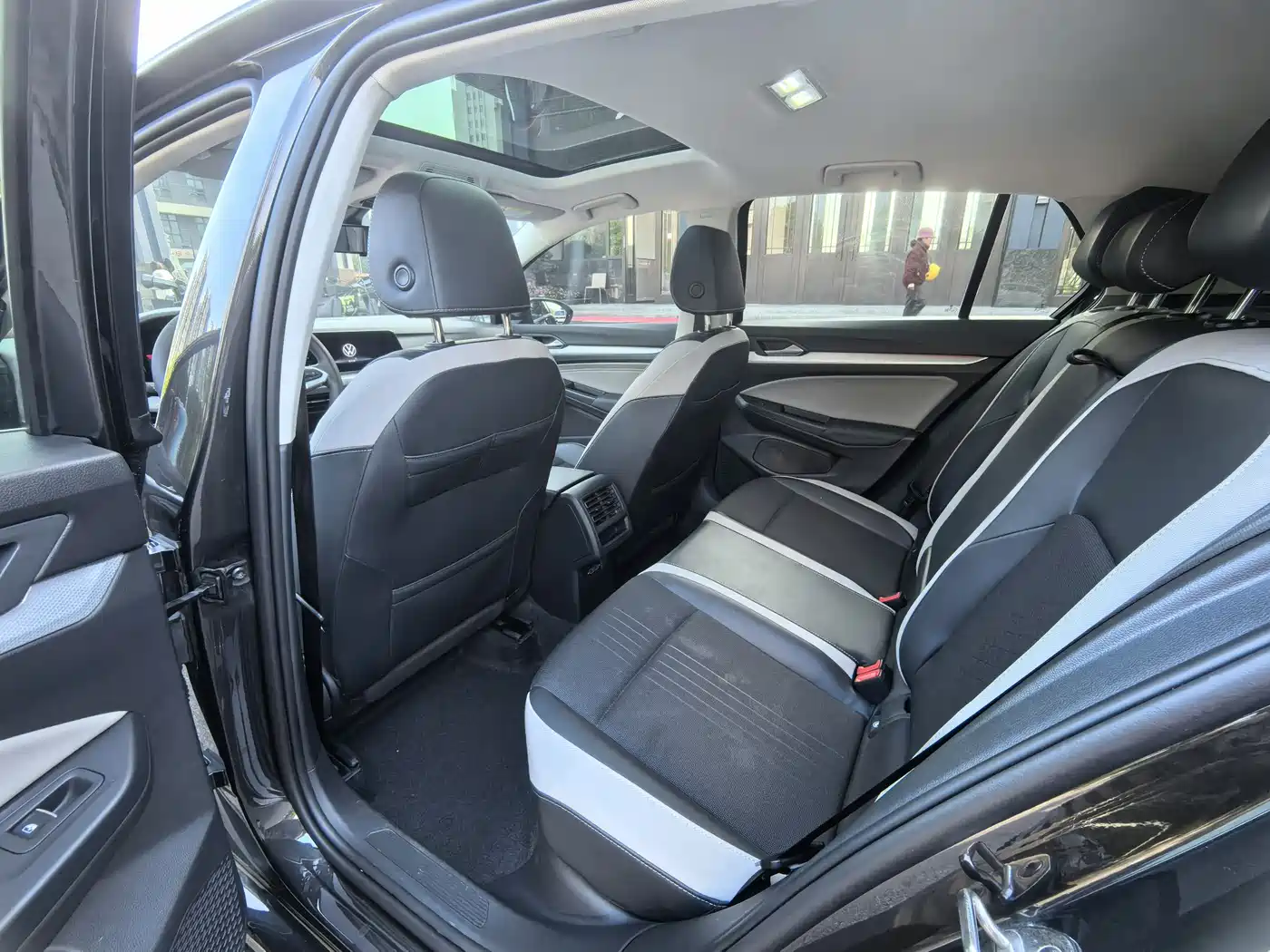 Volkswagen Golf 2023 280TSI DSG Pro фото 8
