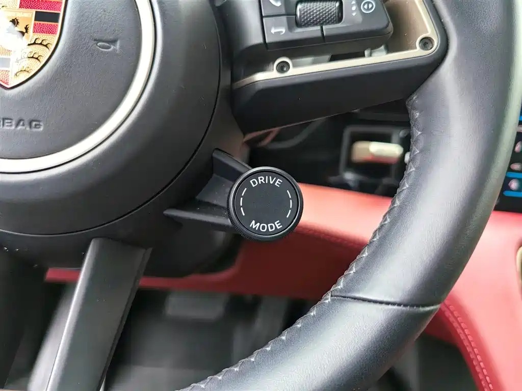 Porsche Taycan 2022 Taycan фото 16