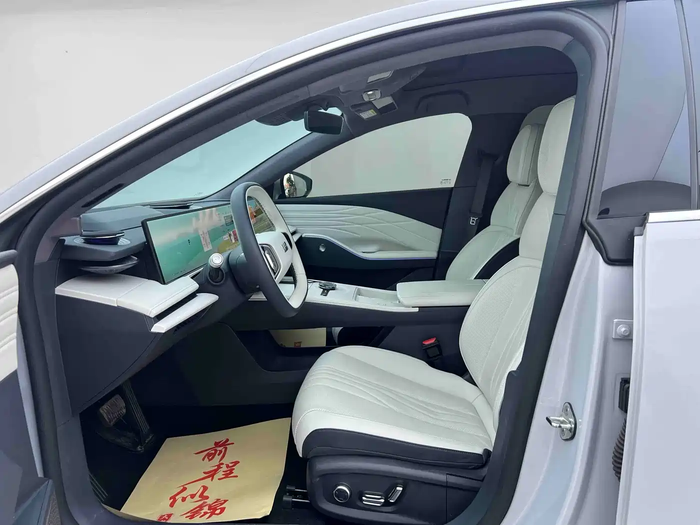 Geely Galaxy Galaxy E8 2024 665km RWD Starship Voyager Edition фото 4