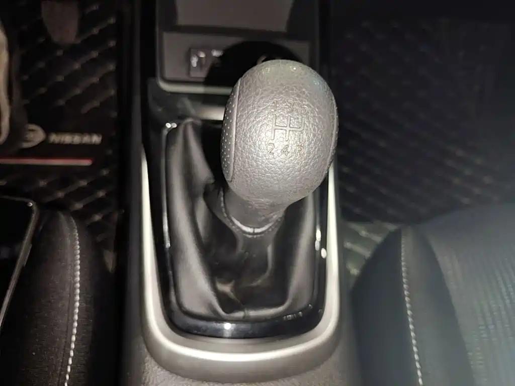 Фото 14 - Nissan Tiida