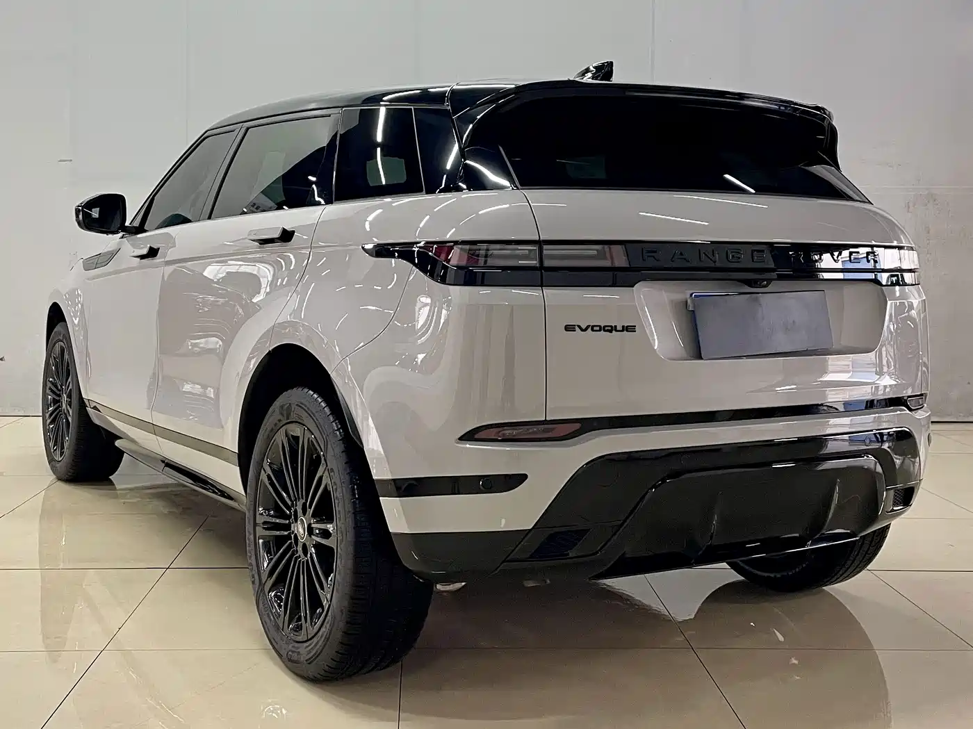 Land Rover Range Rover Evoque 2026 2024 Range Rover Evoque L 249PS Light Master Edition