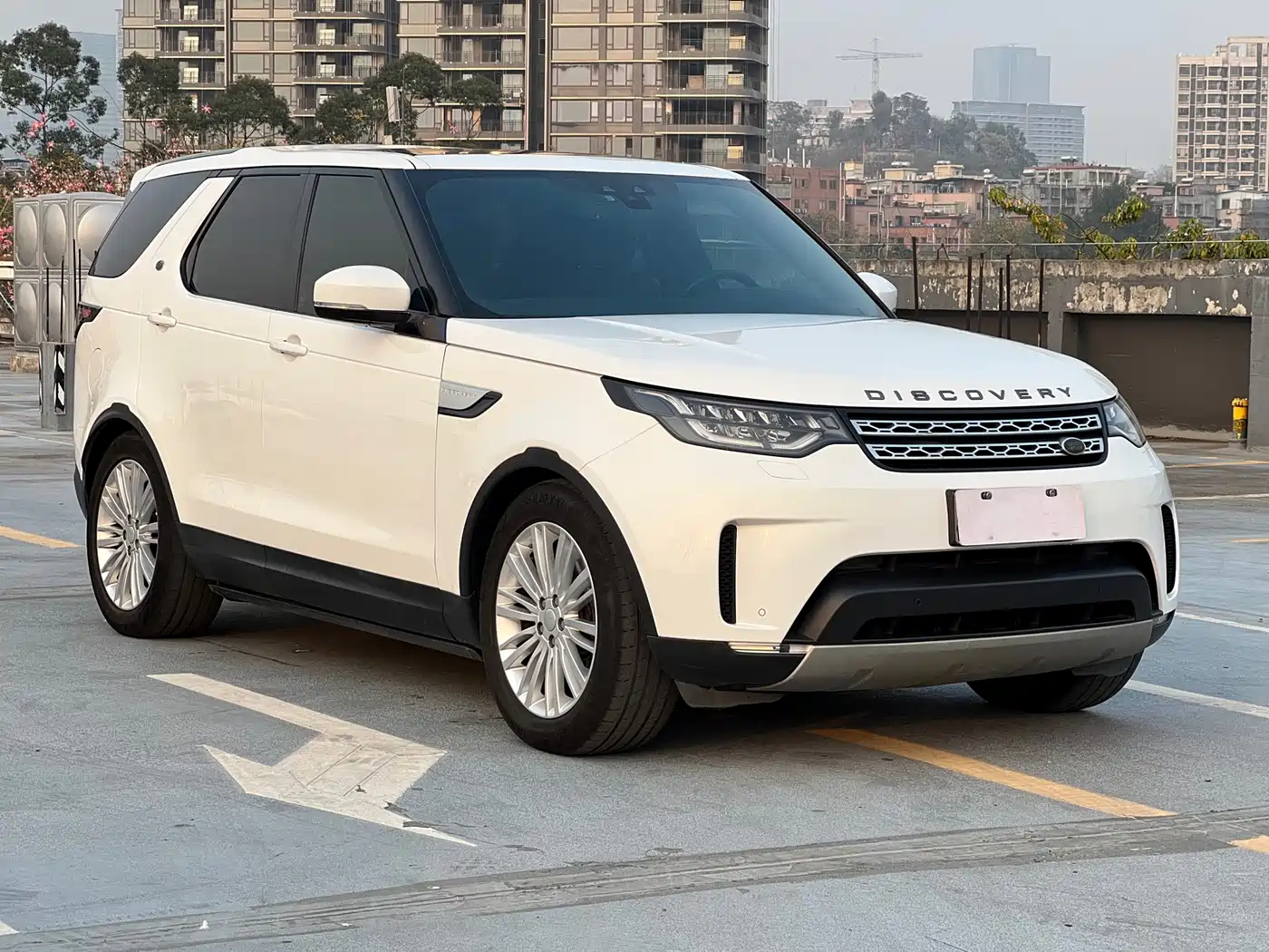 Land Rover Discovery 2017 3.0 SC V6 HSE фото 2