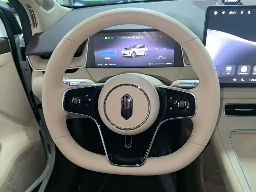 Photo 11 - Shangjie SUV