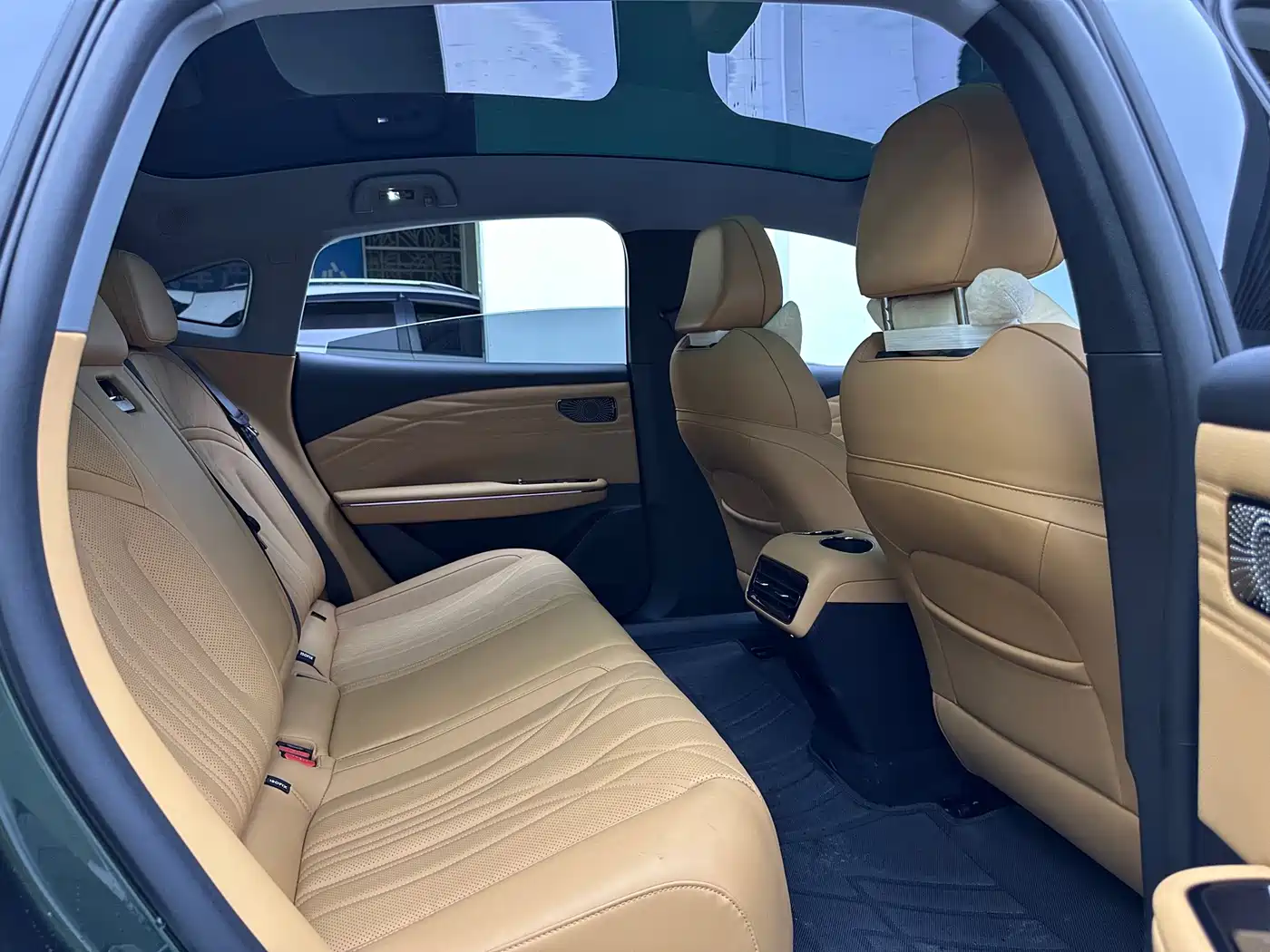 Geely Galaxy Galaxy Xingyao 8 2025 130km EM-i Premium Edition фото 11