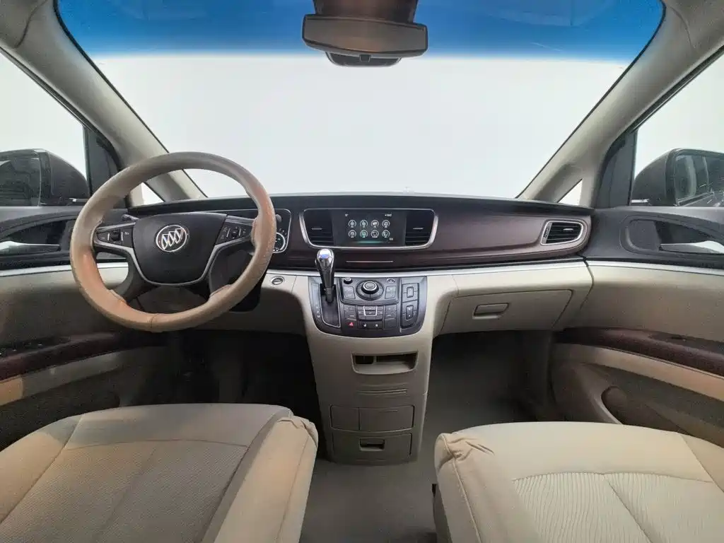 صورة 5 - Buick GL8